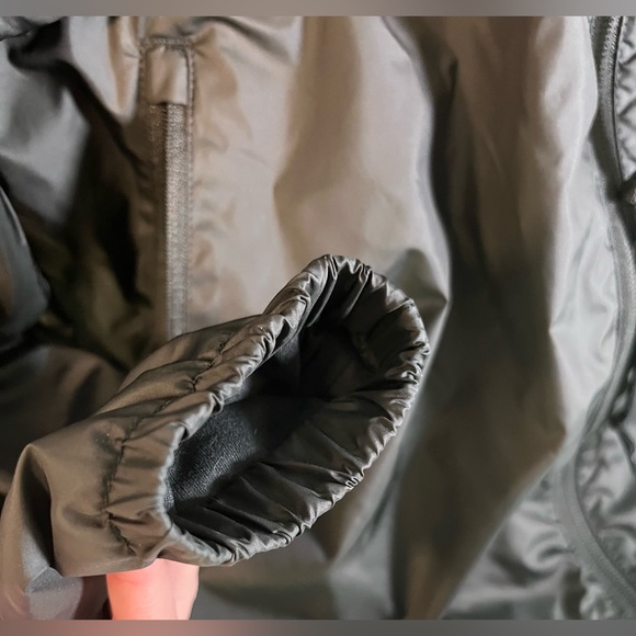 Columbia Black Hooded 2-Way Zipper Windbreaker Jacket, Woman Size Small Coat - Picture 5 of 11